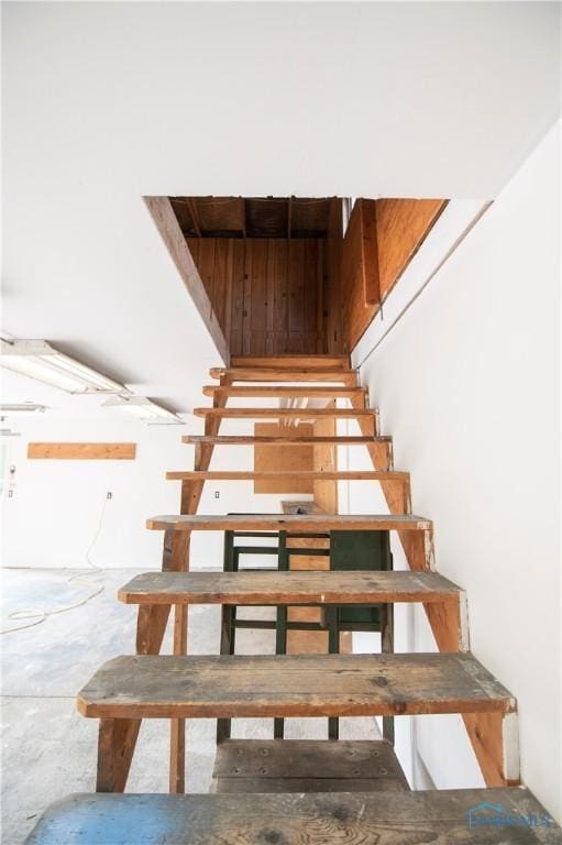 1621 Acorn Dr, Toledo, OH 43615 - view of staircase