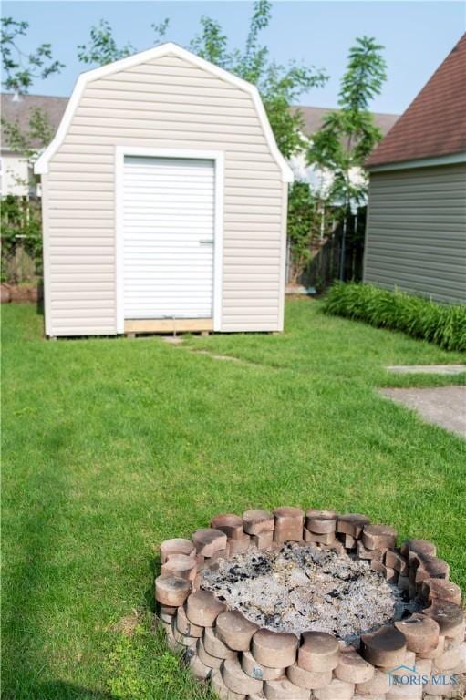 1621 Acorn Dr, Toledo, OH 43615 - view of green lawn with a shed