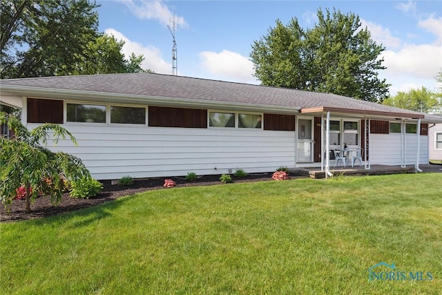 955 Westmont Ave, Napoleon, OH 43545 - ranch-style home featuring a front yard and a porch