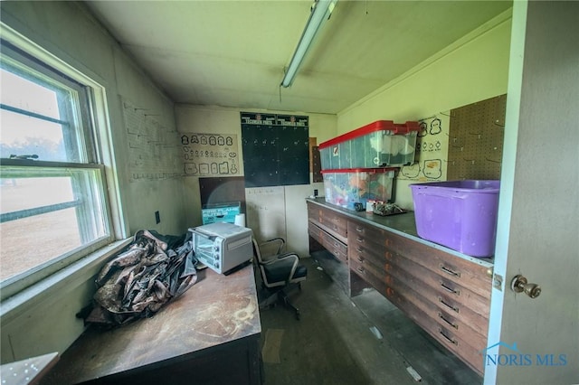 327 Klingler Rd, Paulding, OH 45879 - office with concrete flooring