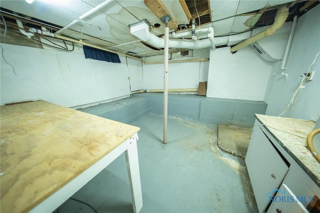 313 E Lynn St, Edgerton, OH 43517 - view of unfinished below grade area