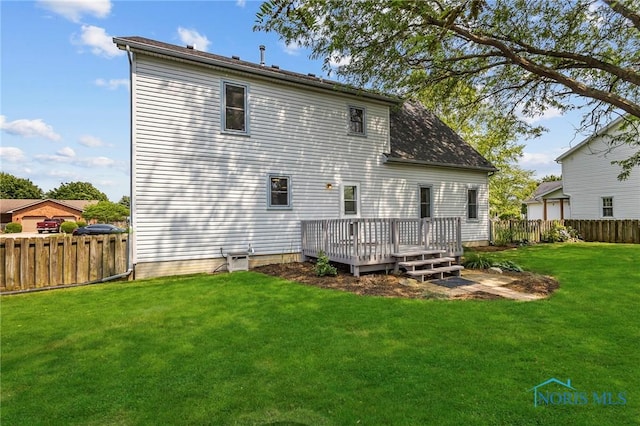 1141 Oriole Dr, Bowling Green, OH 43402 - back of property featuring a deck
