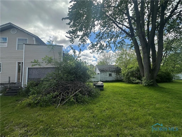 316 E Mulberry St, Bryan, OH 43506 - view of green lawn