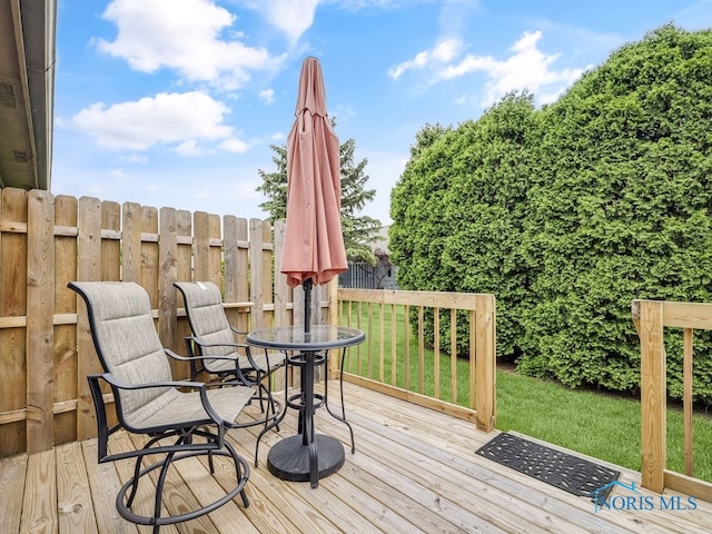 1104 Bernath Pkwy, Toledo, OH 43615 - view of deck