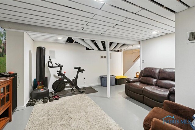 3127 Drummond Rd, Toledo, OH 43606 - workout area with baseboards
