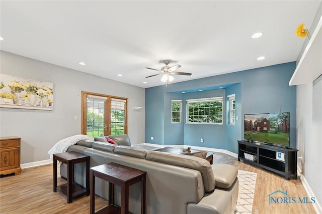 3127 Drummond Rd, Toledo, OH 43606 - living area with a ceiling fan, light wood-style floors, baseboards, plenty of natural light, and recessed lighting