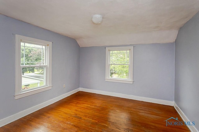 3819 Rushland Ave, Toledo, OH 43613 - bonus room with vaulted ceiling and wood finished floors