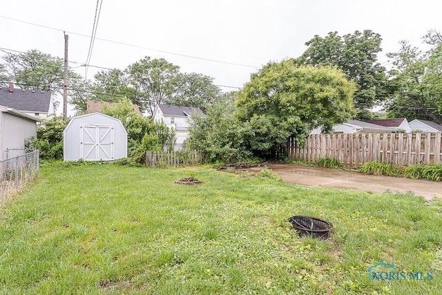 3819 Rushland Ave, Toledo, OH 43613 - fenced backyard with a shed