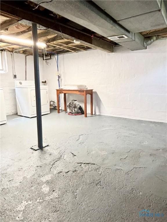 1522 Nevada St, Toledo, OH 43605 - unfinished below grade area with washing machine and clothes dryer