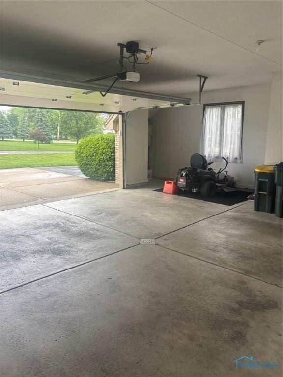 6134 Cemetery Rd, Whitehouse, OH 43571 - garage with a garage door opener