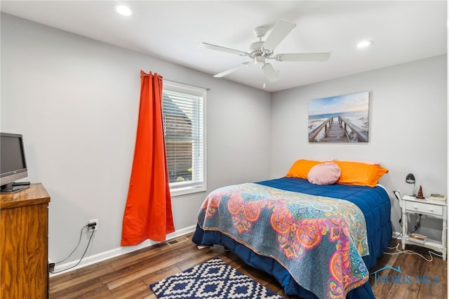 1313 Washington Ave, Findlay, OH 45840 - bedroom featuring wood finished floors, baseboards, recessed lighting, and a ceiling fan