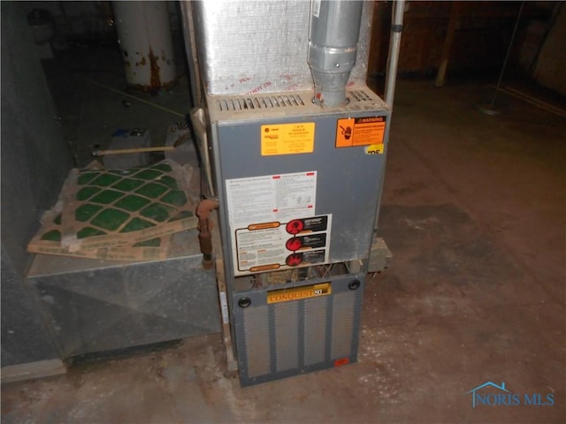 2815 Mulberry St, Toledo, OH 43608 - utilities featuring heating unit