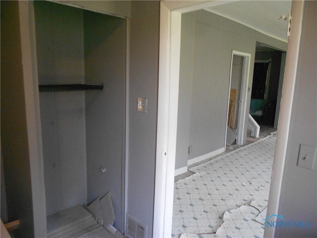 2815 Mulberry St, Toledo, OH 43608 - view of bathroom