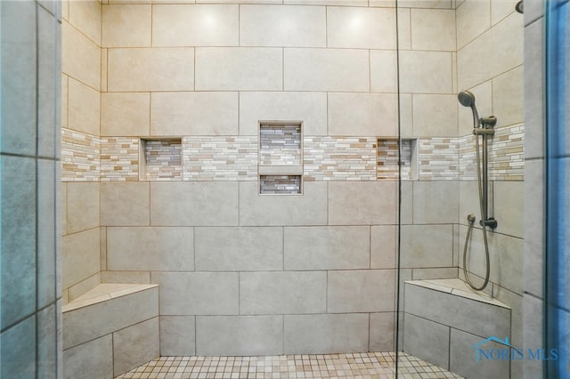 16187 Sugar Maple Ct, Findlay, OH 45840 - full bathroom featuring tiled shower