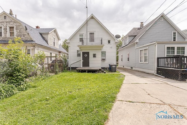 1129 Mason St, Toledo, OH 43605 - back of property with a yard