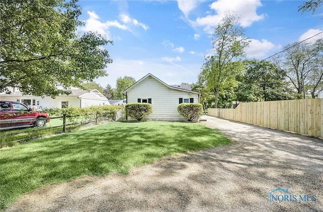 2101 Trailview Dr, Maumee, OH 43537 - view of side of home with driveway