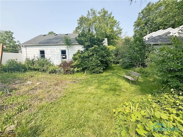 932 N Grove St, Bowling Green, OH 43402 - view of yard