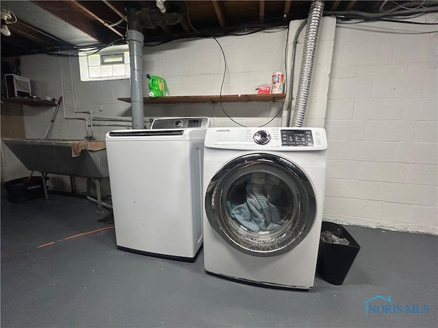 3030 Colby Dr, Toledo, OH 43614 - washroom featuring washing machine and dryer