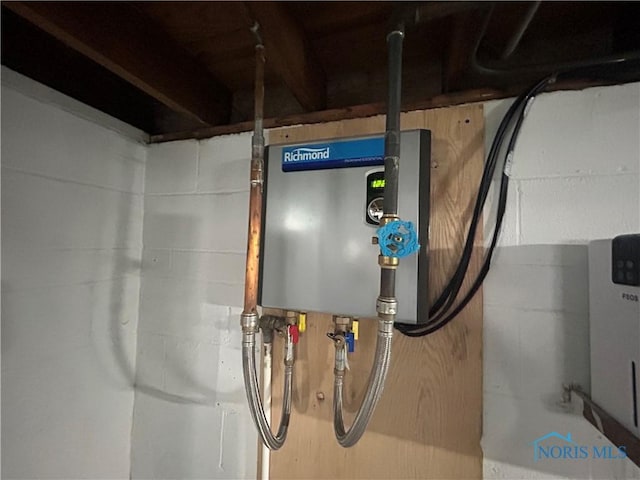3030 Colby Dr, Toledo, OH 43614 - utilities featuring water heater