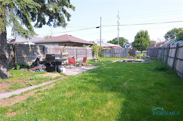 2617 York St, Toledo, OH 43605 - view of yard with a patio area