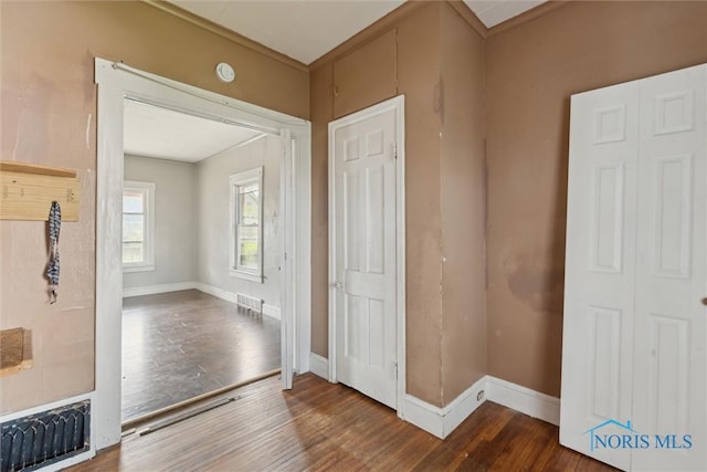 715 Nicholas St, Toledo, OH 43609 - foyer entrance featuring wood finished floors and baseboards