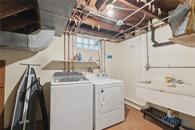2917 Goddard Rd, Toledo, OH 43606 - laundry room featuring independent washer and dryer