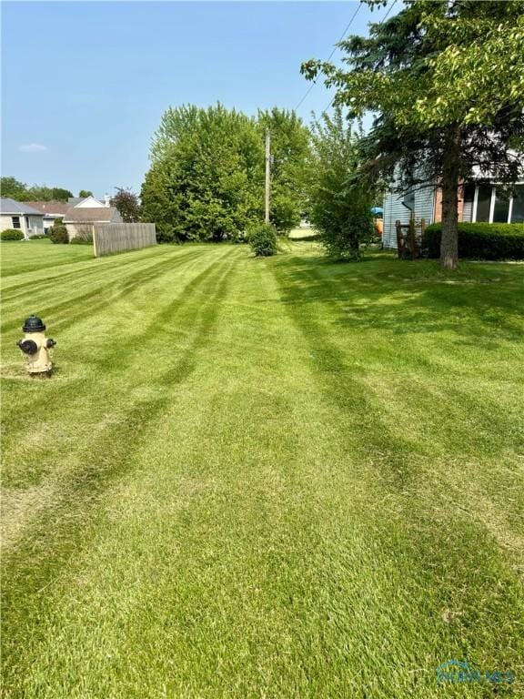 1105 S Lallendorf Rd, Oregon, OH 43616 - view of yard