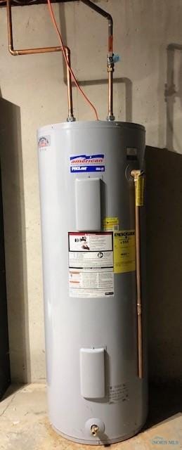 415 W Jamestown Ave, Tiffin, OH 44883 - utility room with water heater