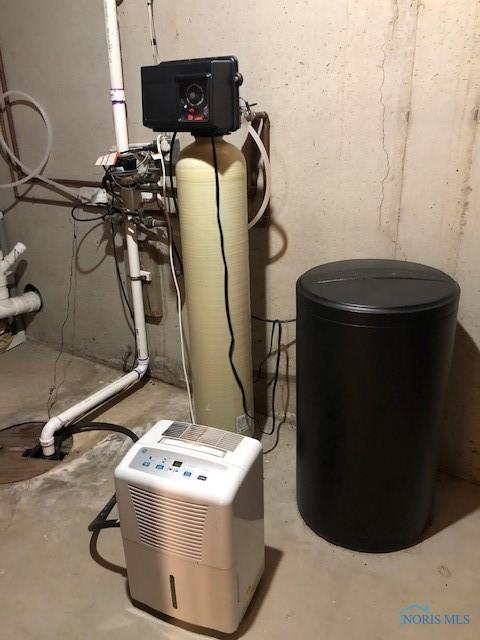 415 W Jamestown Ave, Tiffin, OH 44883 - view of utility room