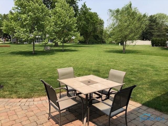 415 W Jamestown Ave, Tiffin, OH 44883 - view of patio with outdoor dining space