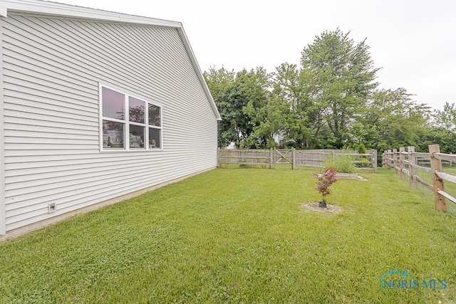 11023 Bay Trace Dr, Perrysburg, OH 43551 - view of yard
