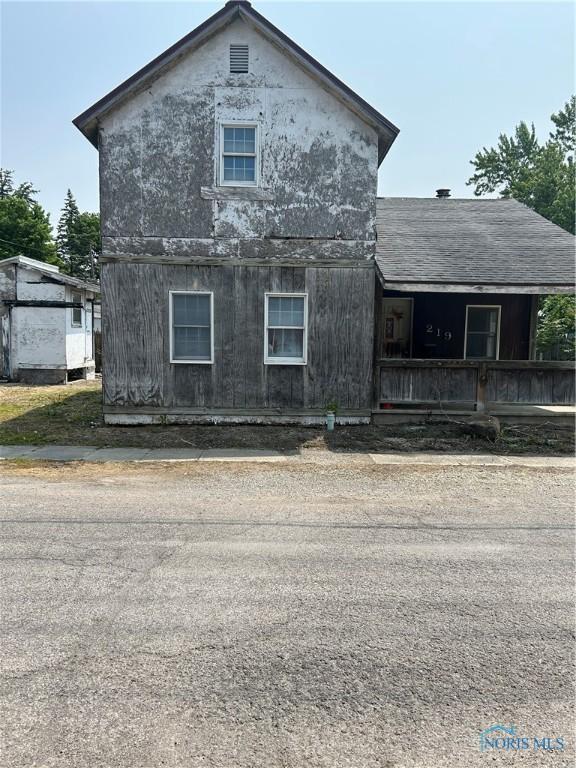 219 Hurd Ave, Findlay, OH 45840 - view of front of property with a porch