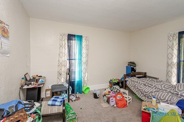 815 Dunwood Ct, Toledo, OH 43609 - carpeted bedroom featuring baseboards