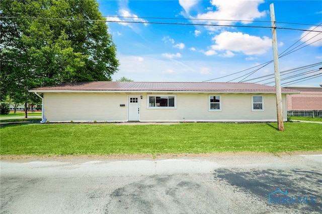 739 Kenwood Ave, Bowling Green, OH 43402 - photo 1