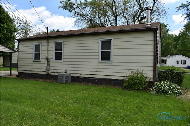 38 N Melody Ln, Waterville, OH 43566 - view of side of home featuring central AC and crawl space