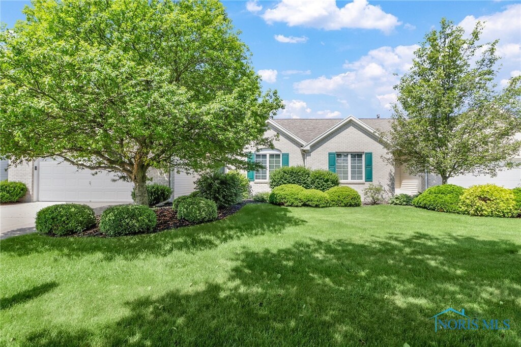 26347 W Wexford Dr, Perrysburg, OH 43551 - photo 1
