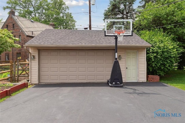 2829 Pembroke Rd, Ottawa Hills, OH 43606 - view of detached garage