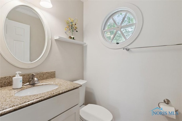 2829 Pembroke Rd, Ottawa Hills, OH 43606 - bathroom with toilet and vanity