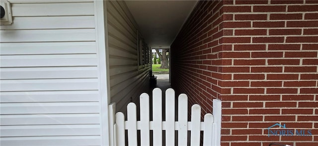 1050 Schreier Rd, Rossford, OH 43460 - exterior view