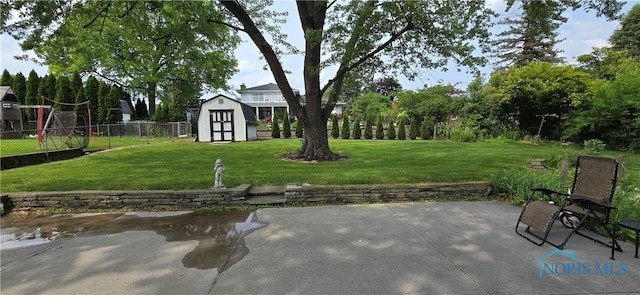 1050 Schreier Rd, Rossford, OH 43460 - view of yard with a patio area