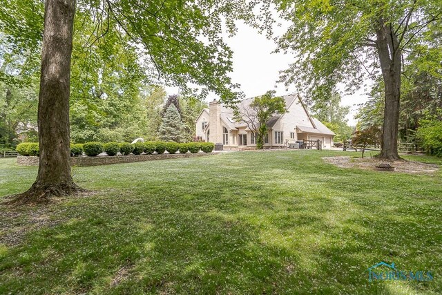 7559 Peachtree Ln, Sylvania, OH 43560 - view of grassy yard