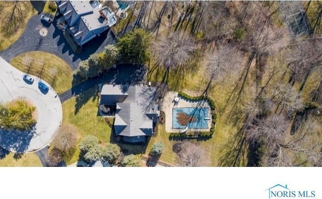 7559 Peachtree Ln, Sylvania, OH 43560 - drone / aerial view