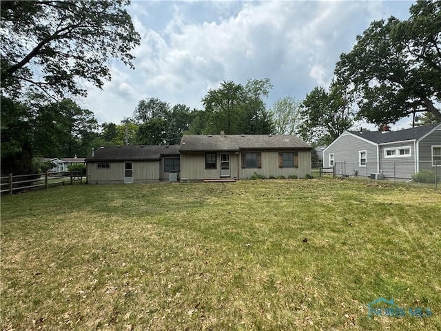 4538 Vineyard Rd, Toledo, OH 43623 - rear view of property featuring central AC