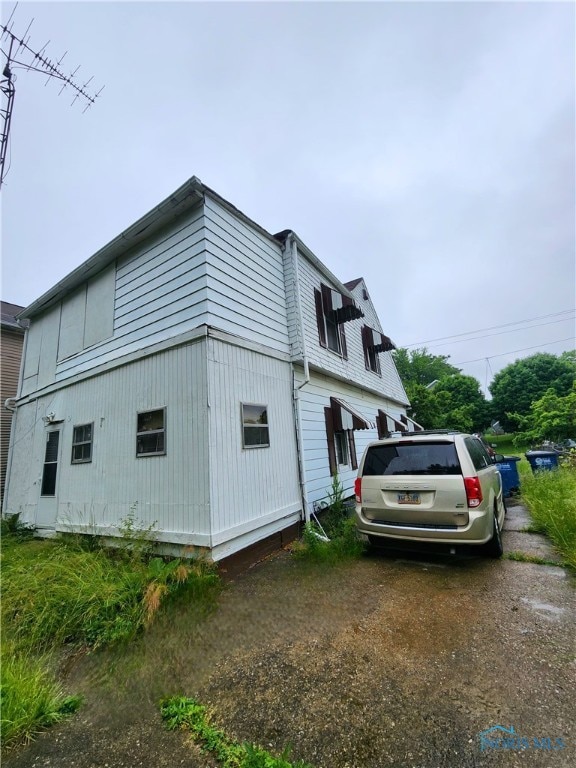 629 Hamilton St, Toledo, OH 43604 - view of side of property