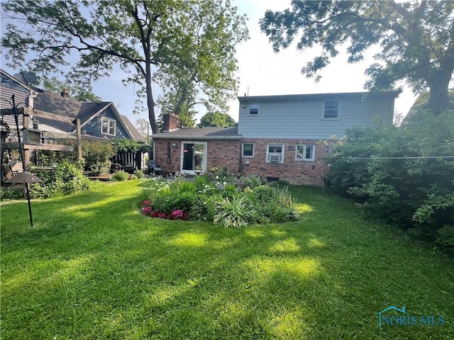 828 Louisiana Ave, Perrysburg, OH 43551 - view of grassy yard