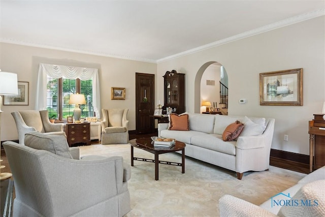 3534 Edgevale Rd, Ottawa Hills, OH 43606 - living area featuring arched walkways and crown molding
