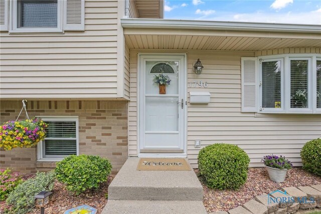 1796 Bucklew Dr, Toledo, OH 43613 - view of exterior entry with brick siding