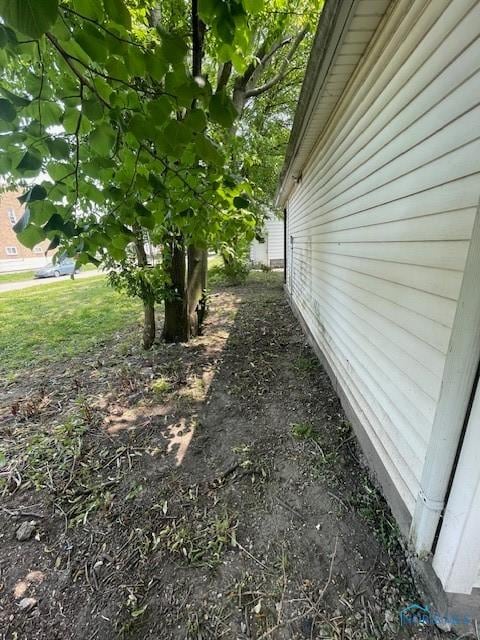 3223 Maple St, Toledo, OH 43608 - view of yard