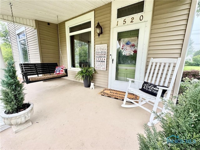 1520 S Clinton St, Defiance, OH 43512 - property entrance with a porch