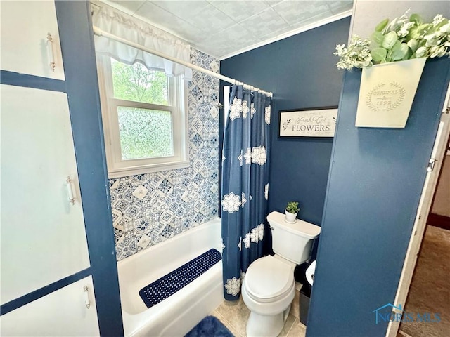 1520 S Clinton St, Defiance, OH 43512 - full bath with toilet and shower / tub combo